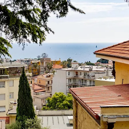 Guesthost - Flora Vintage *